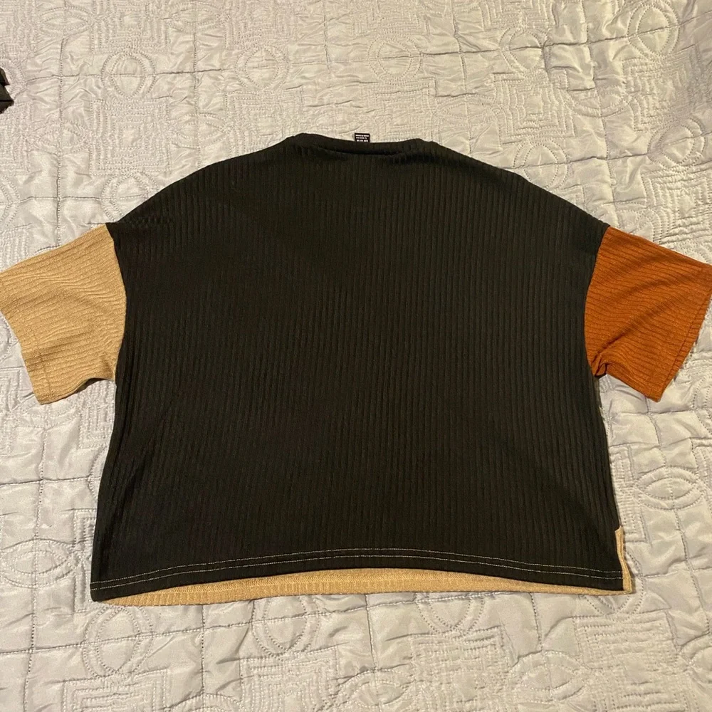 SHEIN color block blouse - Picture 2 of 3